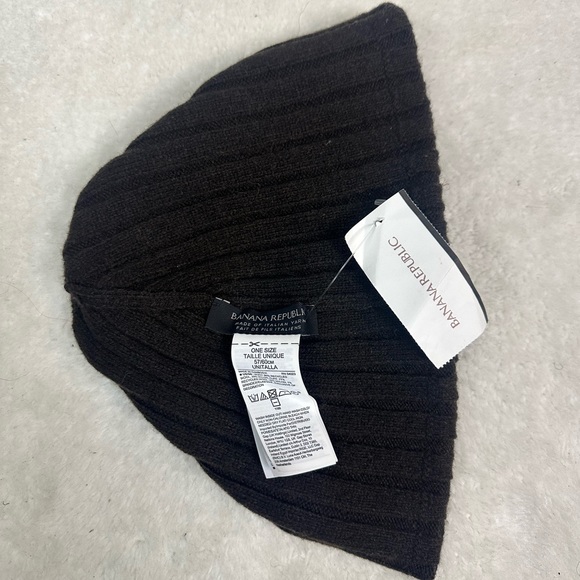 BANANA REPUBLIC ITALIAN MERINO-BLEND BEANIE - Picture 3 of 3